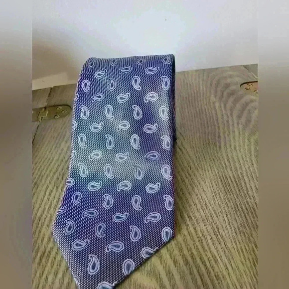 ERMENEGILDO ZEGNA 100% silk paisley tie. Made in Italy - Picture 2 of 8